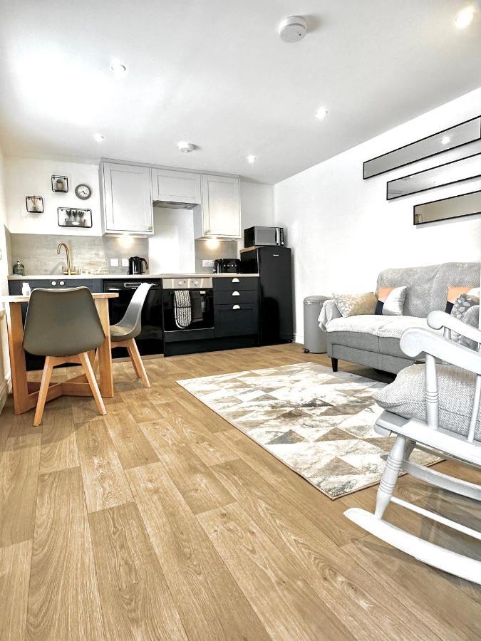 Central, Stylish - 2 Bed Property, The Stable @ Warrenfield, Free Wifi & Parking أوركني المظهر الخارجي الصورة