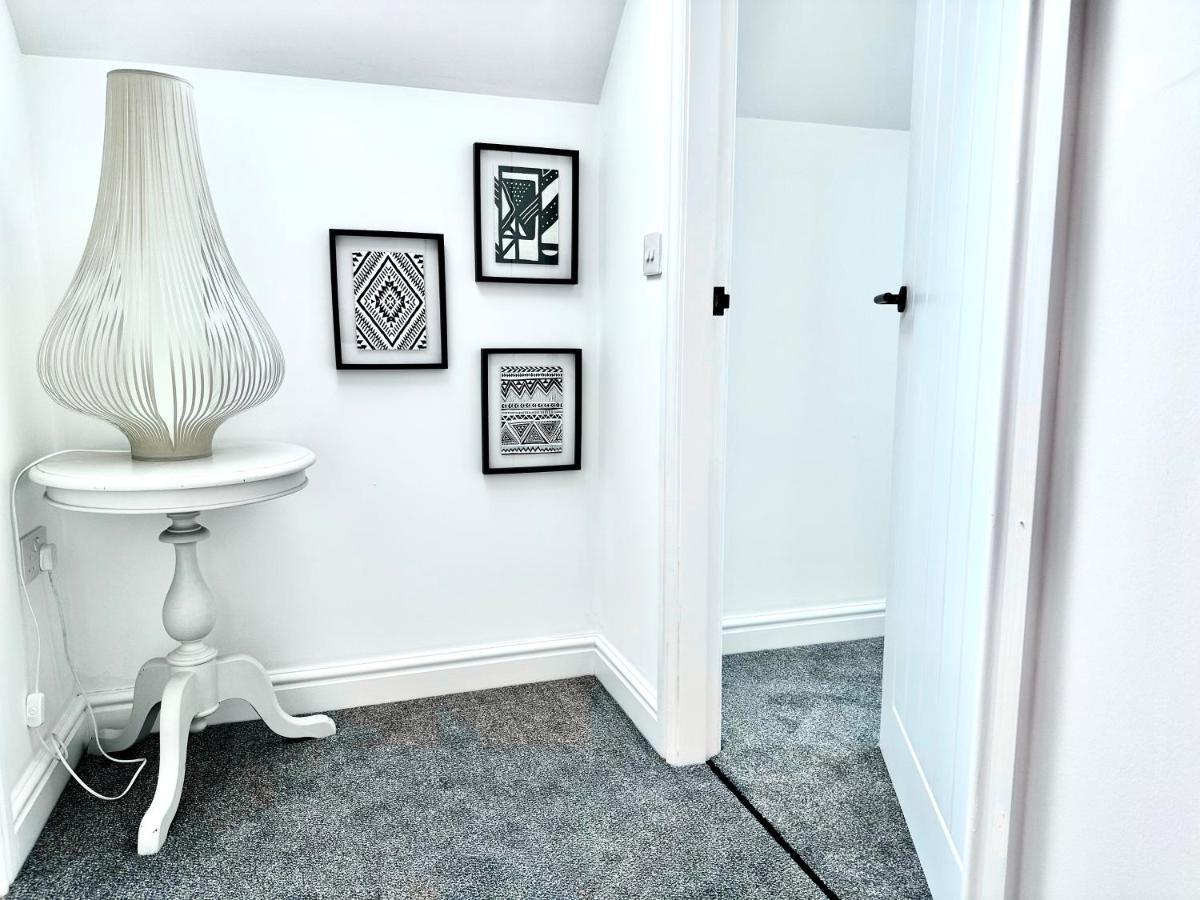 Central, Stylish - 2 Bed Property, The Stable @ Warrenfield, Free Wifi & Parking أوركني المظهر الخارجي الصورة