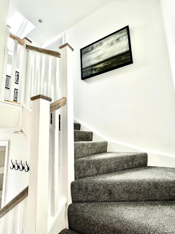 Central, Stylish - 2 Bed Property, The Stable @ Warrenfield, Free Wifi & Parking أوركني المظهر الخارجي الصورة